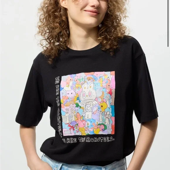 UNIQLO X POP MART T-SHIRT THE MONSTERS LABUBU - Picture 1 of 7